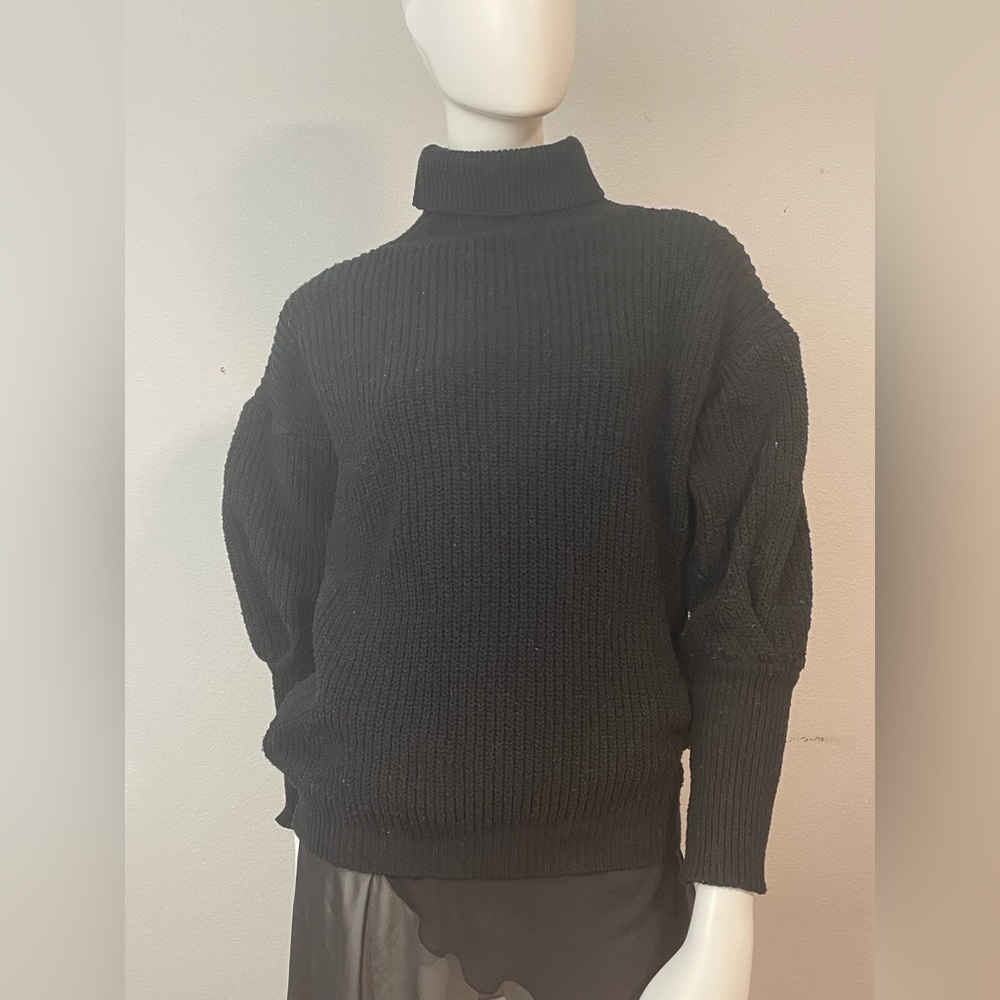 Turtle neck Sweater Black Size M